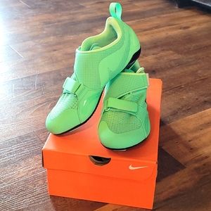 Nike Super Reps/Green Glow/Size 8.5